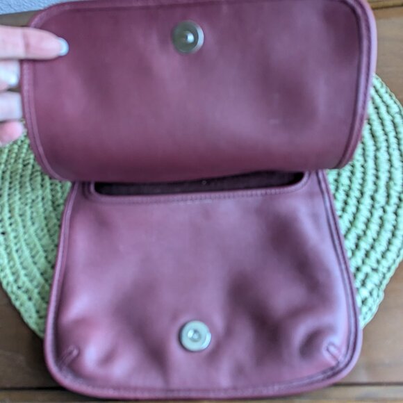Vintage Coach # 9142 Legacy Hippie Flap Slip Burgundy Leather Crossbody Bag - Picture 8 of 10